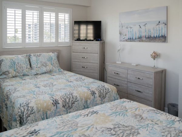 Siesta Key Vacation Condo Sleeps Six Guests.
